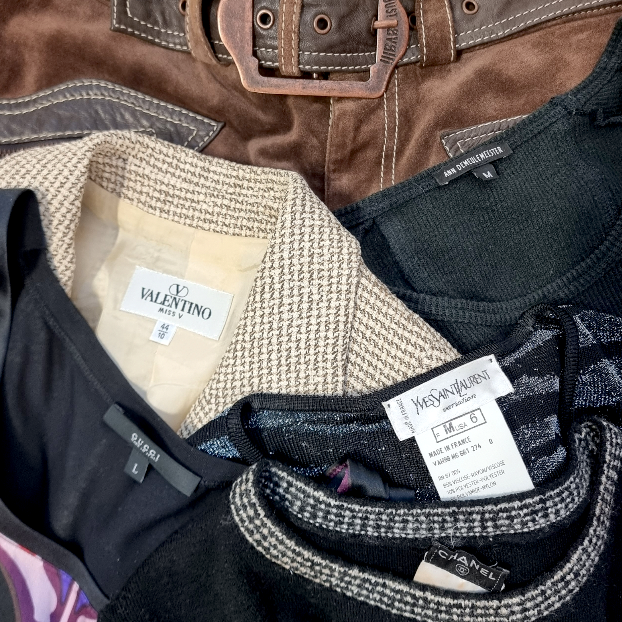 Designerplagg liggende flatt